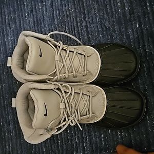 Nike winter boots